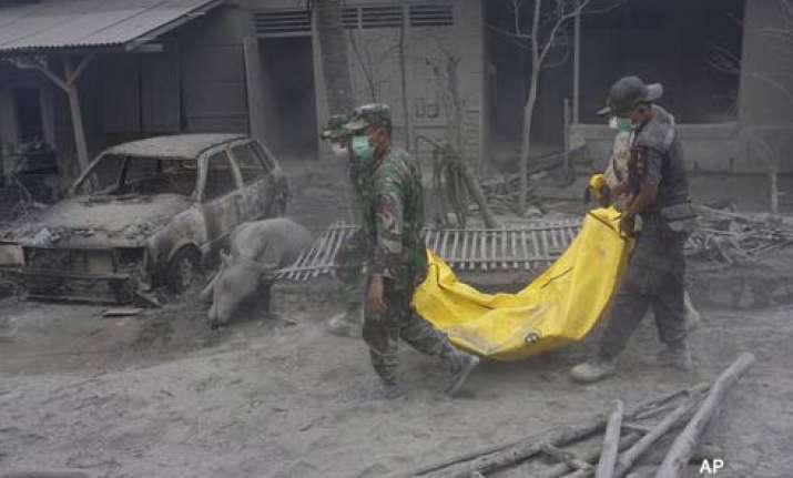 blast from indonesia volcano raises deaths to 122