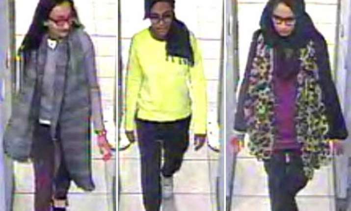 3 british teens suspected of trying to join isis arrested