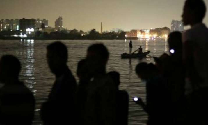 egypt 19 dead after boat capsizes on nile
