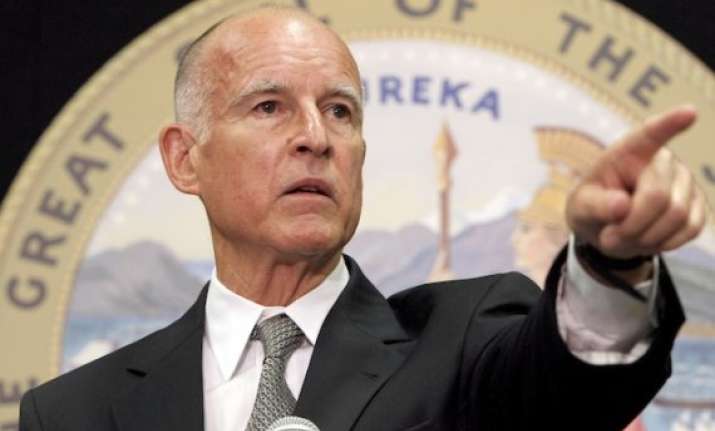 california bans use of plastic bags