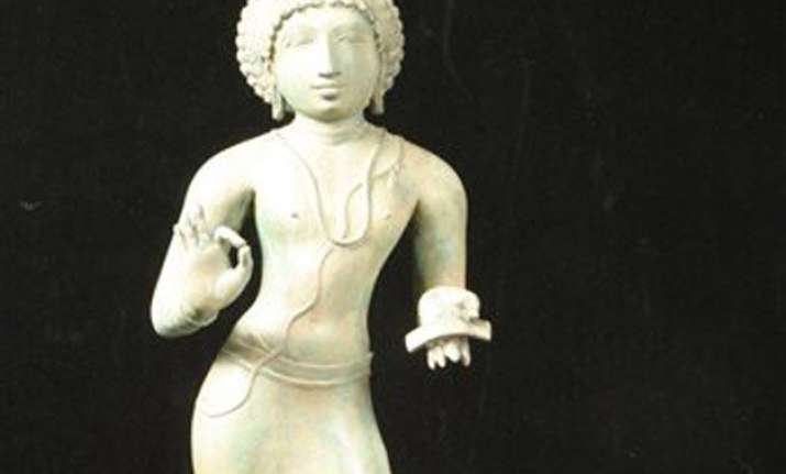 us customs officials recover idol worth rs 6 crore looted