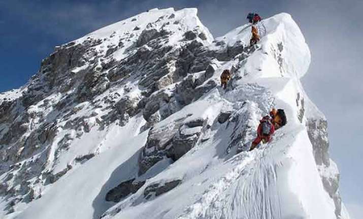 nepal pledges to improve climbing conditions on everest