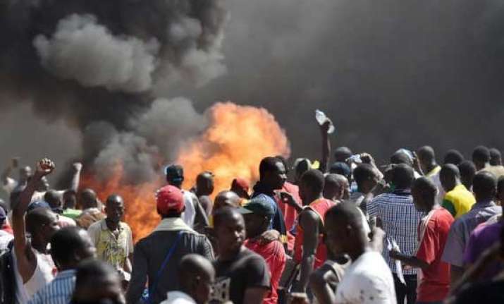 burkina faso parliament building set on fire