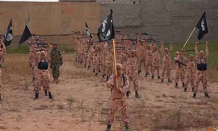 isis asks palestinians to terrorise israel in new video
