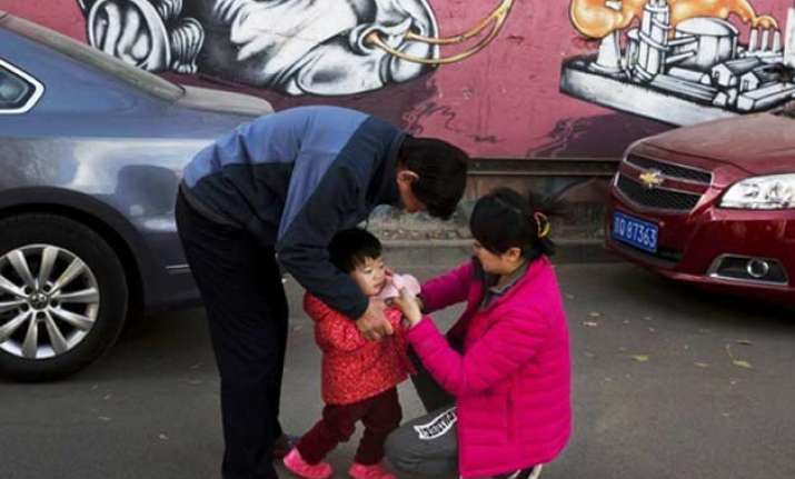 china mulls allowing second child for all couples