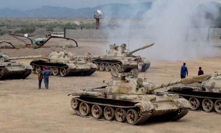 saudi arabia begin airstrikes against houthi rebels in yemen
