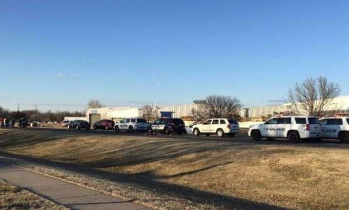 us at least 4 dead up to 20 injured in kansas shooting