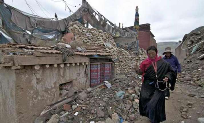 houses collapse in tibet earthquake