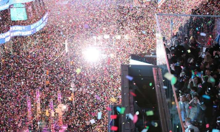 throngs usher in 2016 at bash in new york s times square
