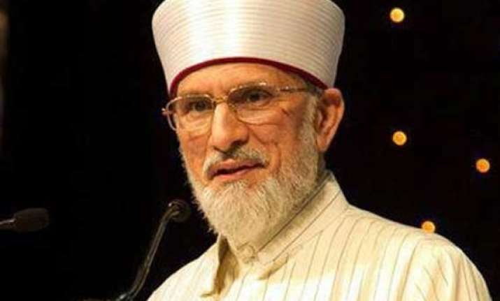 qadri leaves pakistan opposition claims deal with government