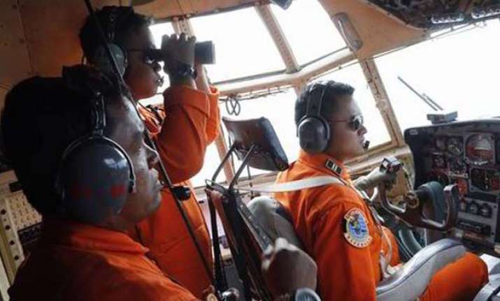 black box signals from crashed airasia plane detected