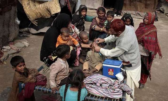 10 held for refusing polio vaccines to children in pakistan