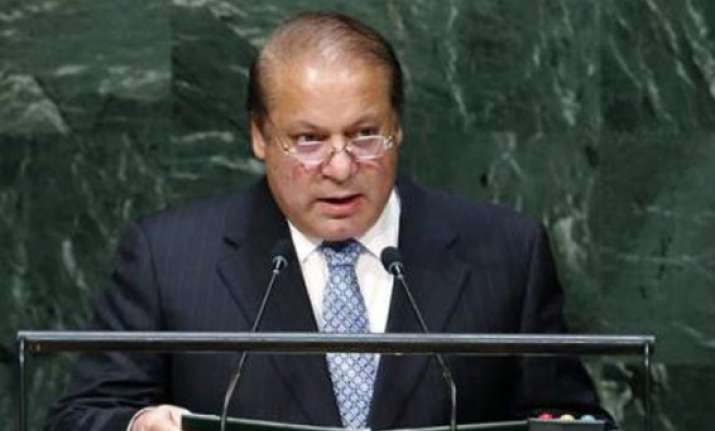 nawaz sharif raises kashmir issue with us senators