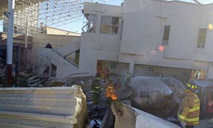 gas blast wrecks mexico children s hospital 2 dead 73 hurt