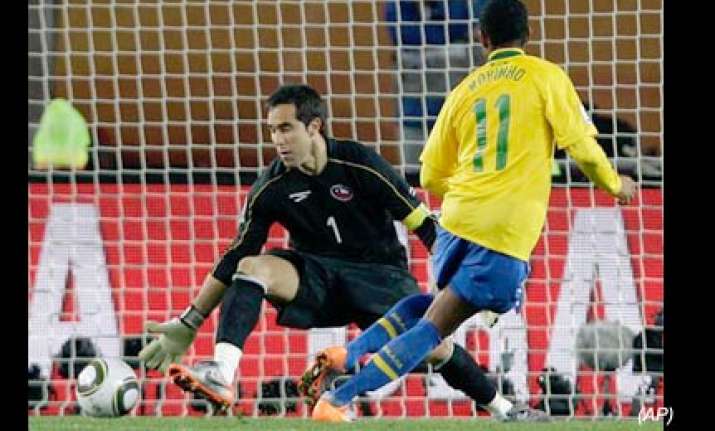 brazil ease past chile set up dutch showdown