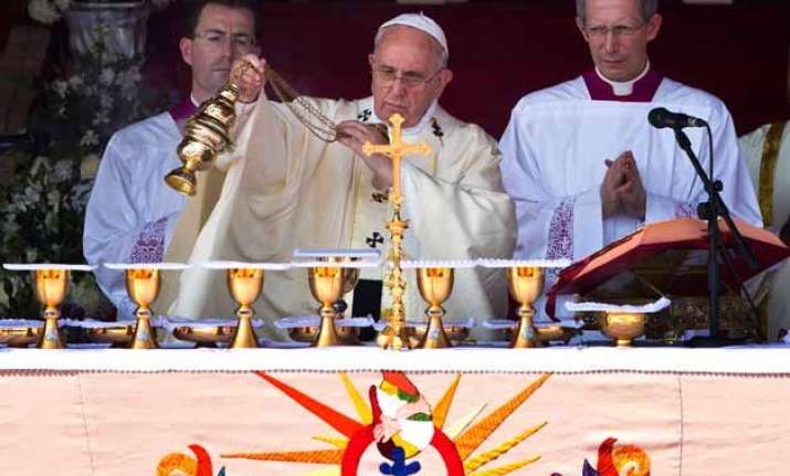 pope canonises indian origin missionary as sri lanka s