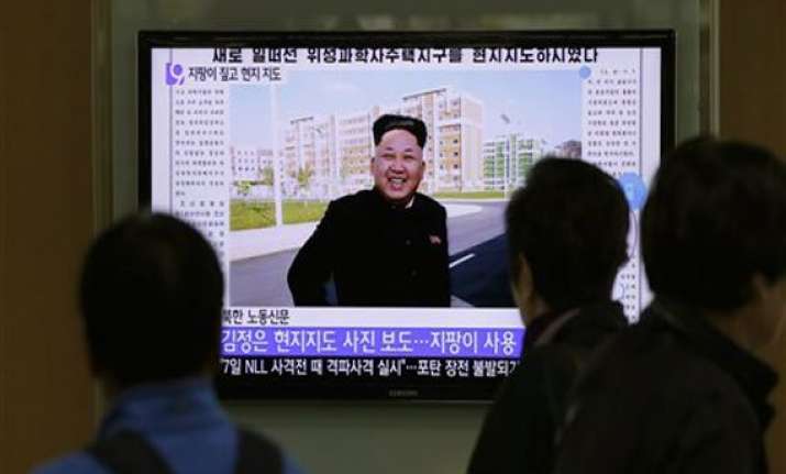north korea leader kim jong un makes 1st appearance in 40