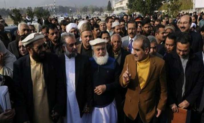 pakistan lawmakers condemn caricatures of islam s prophet