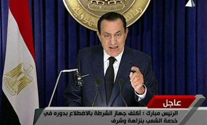 mubarak not to quit now army orders protesters to leave