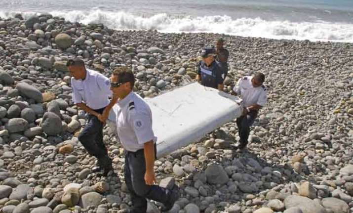 plane debris found in indian ocean won t solve mh370 crash