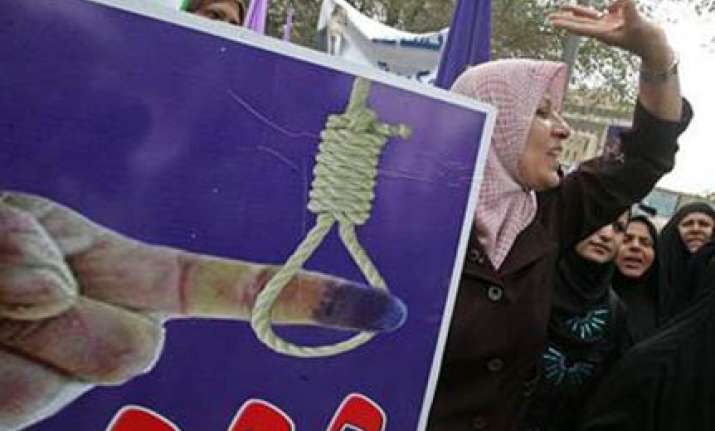 40 killed in blasts as iraq awaits election tally