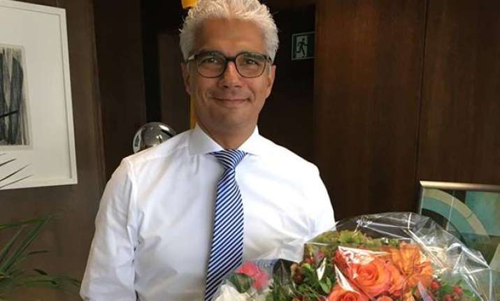 indian origin politician sworn in as mayor of german city