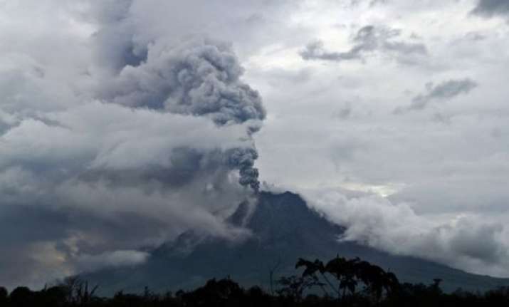 mount sinabung volcano erupts in indonesia