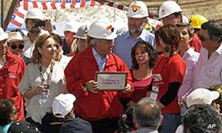 chile president sees miners rescued before oct 15