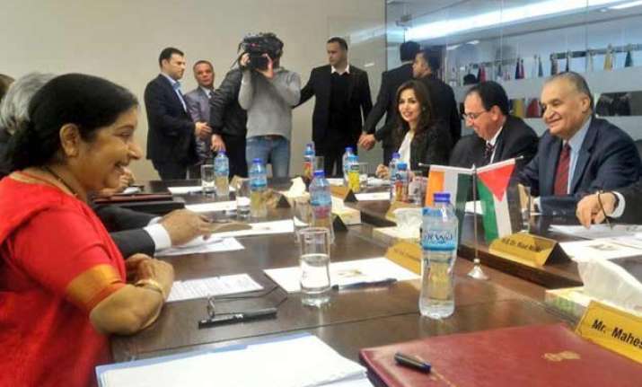 india offers to set up it park in sri lanka