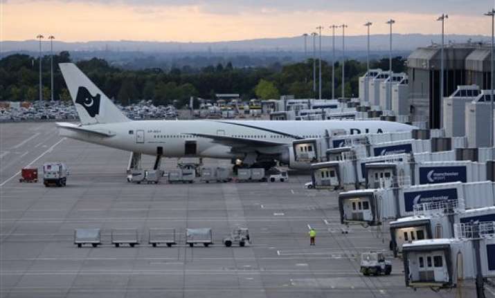 plane arrives in pakistan after false bomb threat