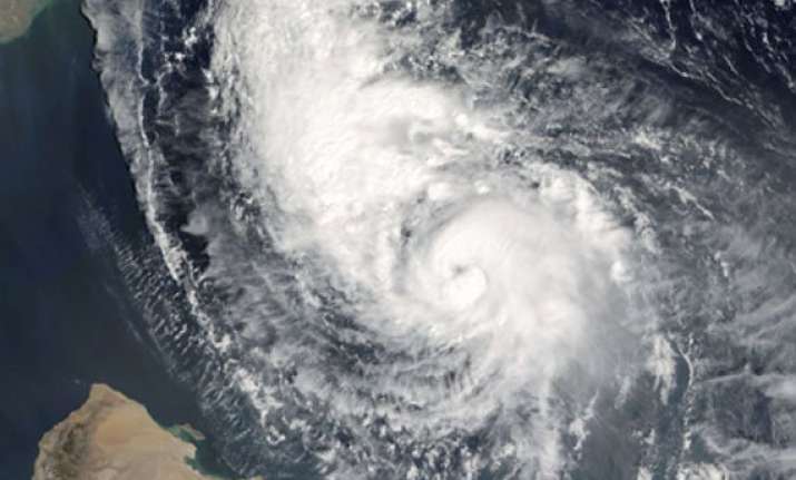 pakistan to evacuate 50 000 people in wake of nilofar