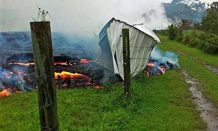 hawaii lava forces residents to get ready to flee