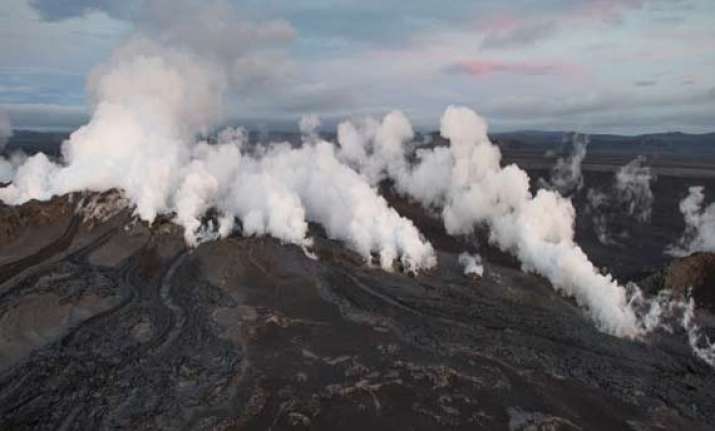 iceland raises volcano aviation alert again