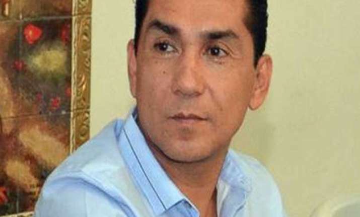 mexico warrant for mayor in disappearance of 43 students