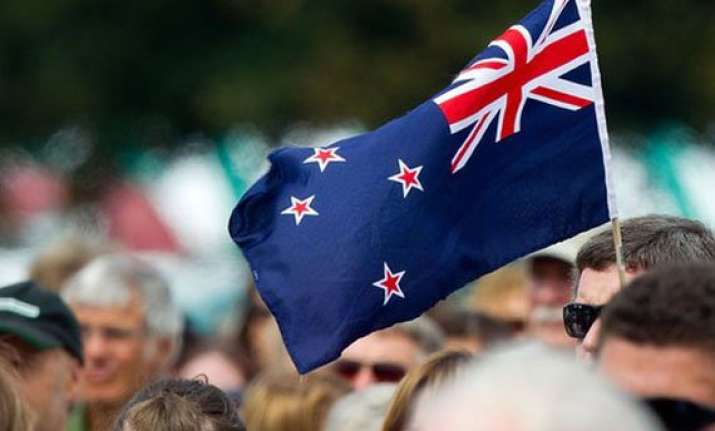 new zealanders to get final vote on changing flag