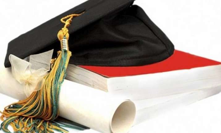 first ever mphil degree in hindi awarded in pakistan
