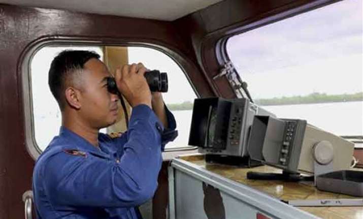 search area shifts slightly for crashed airasia plane