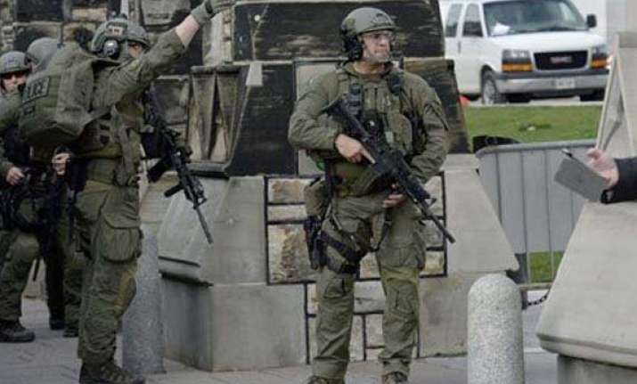 man arrested at gunpoint just steps away from canada pm