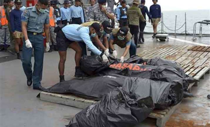bodies of airasia victims unrecognisable