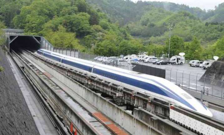 japan s maglev train breaks own speed record at 361 mph
