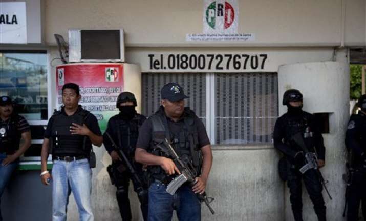 mexico federal police take over city after attacks