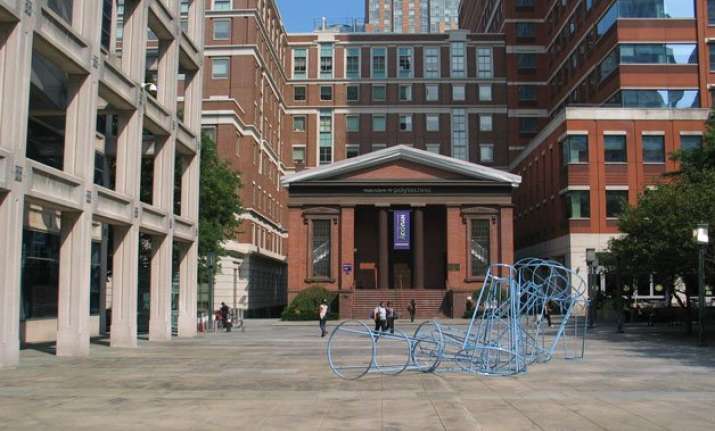 indian american to lead nyu s prison education initiative
