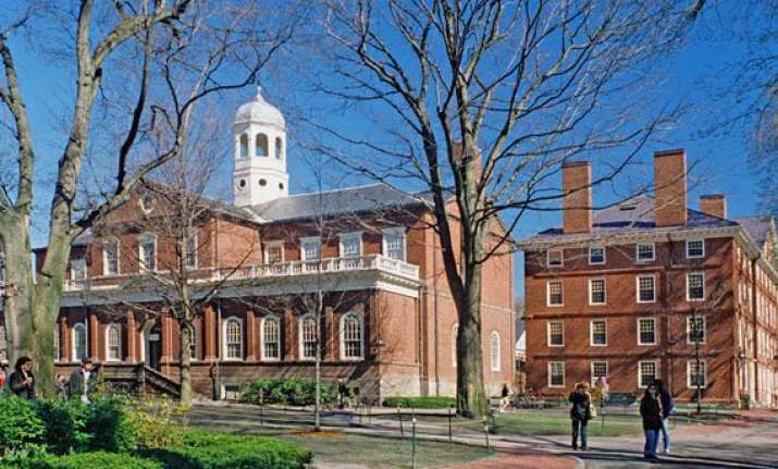 harvard students staff receive emails threatening to shoot