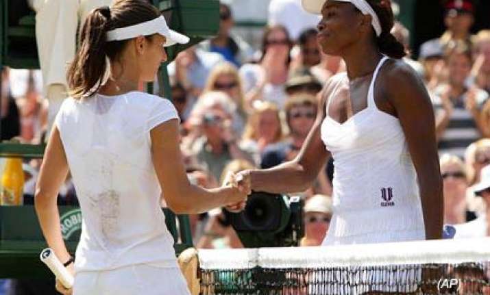 venus williams crashes out of wimbledon