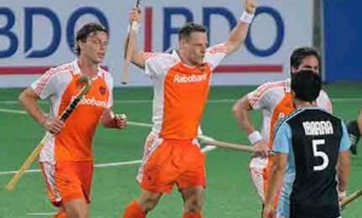 hockey players unhappy with bumpy turf