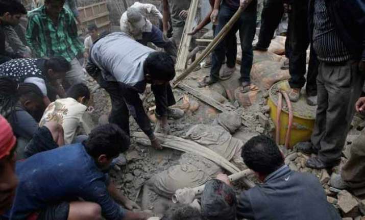 survivors recount nightmare of shaking buildings devastation