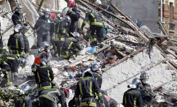 building collapses in paris suburb after explosion