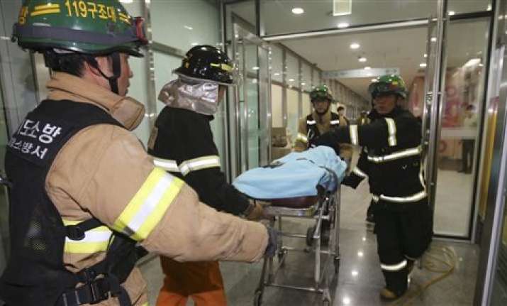 16 dead in accident at south korean concert