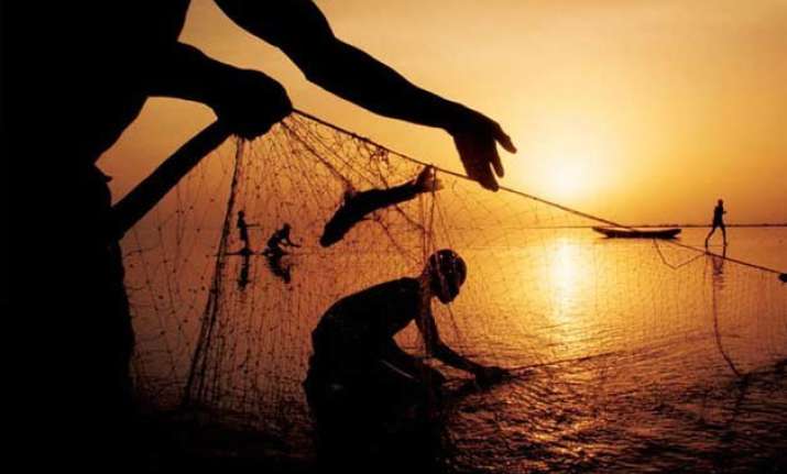 sri lanka armed men abduct indian fishermen