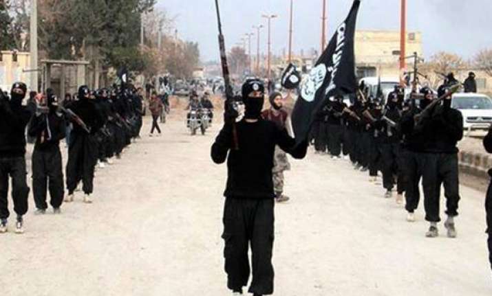 is jihadists execute iraqi journalist 12 other people